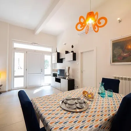 Dependance Petra, 100mt Dalla Appartement Viareggio