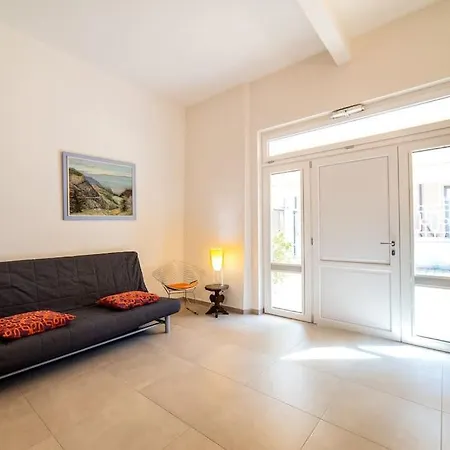 Dependance Petra, 100mt Dalla Appartement Viareggio