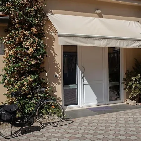 Dependance Petra, 100mt Dalla * Viareggio